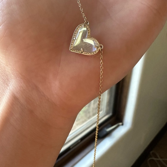 Kendra Scott heart necklace - Picture 3 of 3
